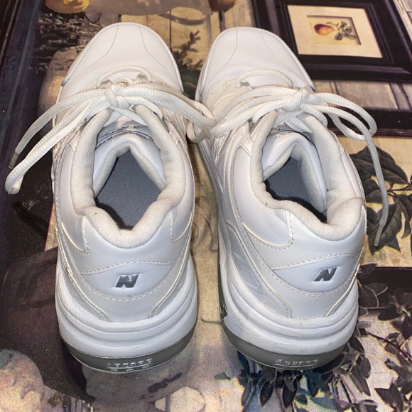 Women’s New Balance 927 Tennis Shoes - Picture 9 of 10